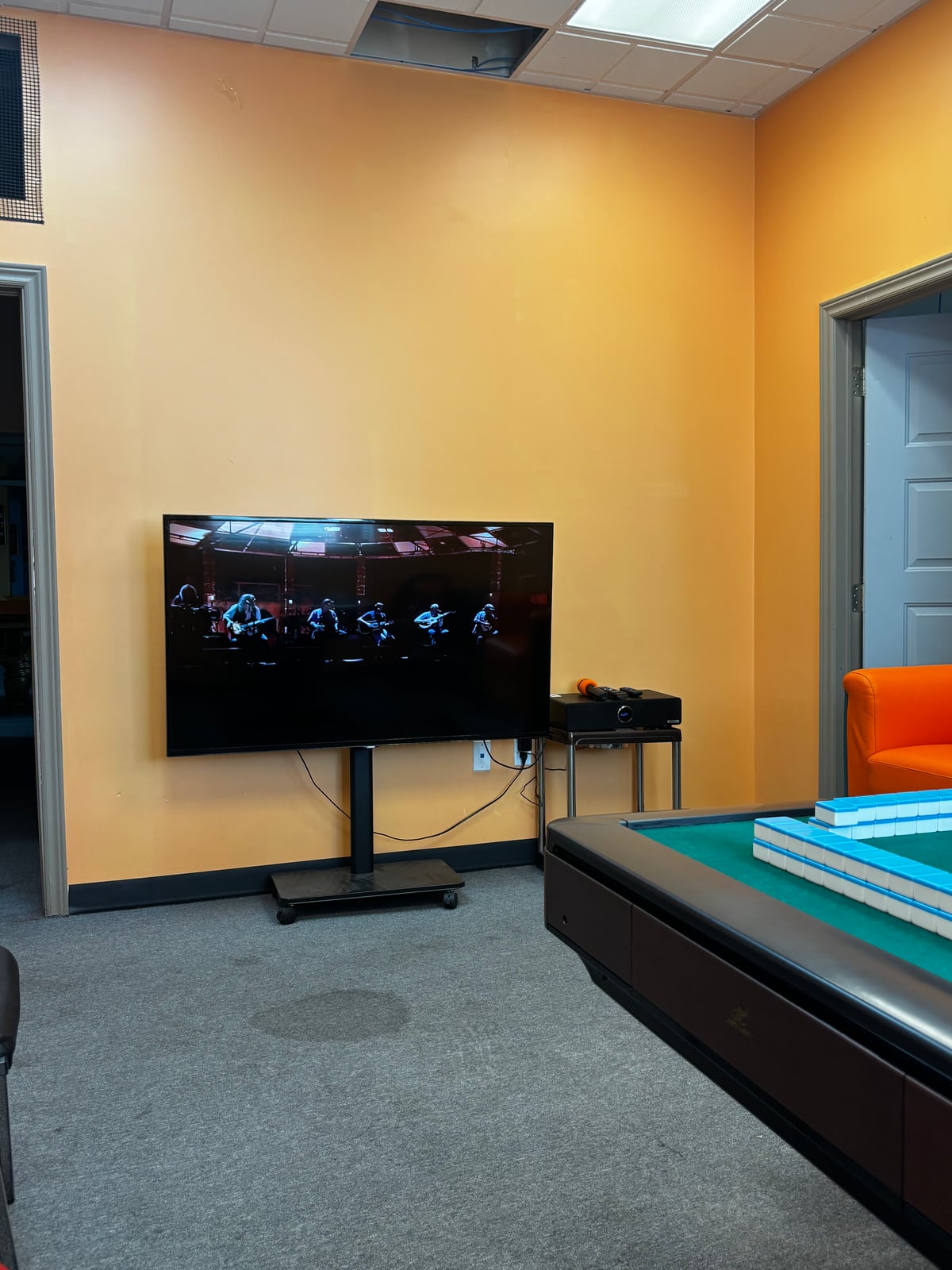 Automatic mahjong private room with KTV functionality at 24Billiards.