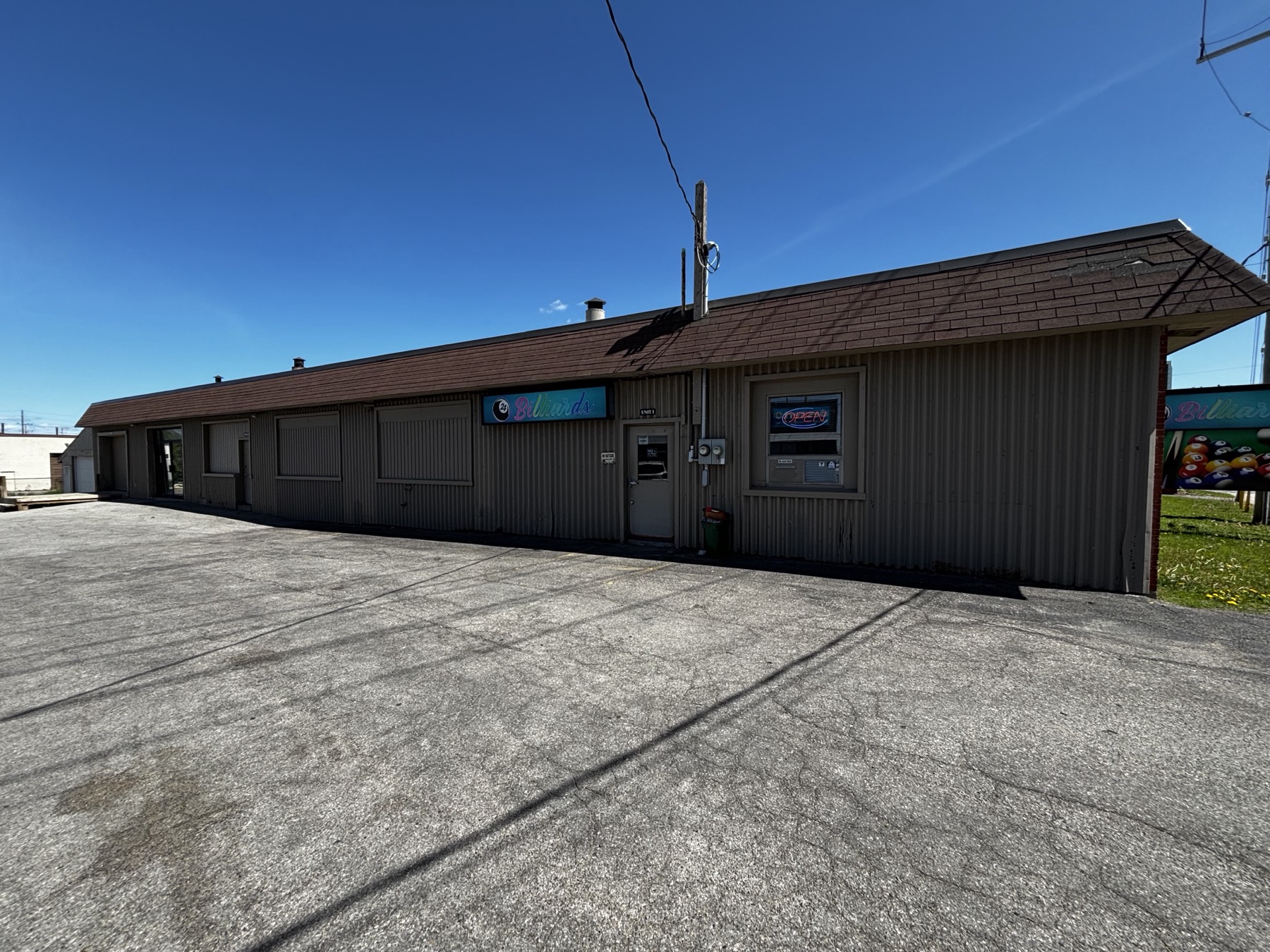 24Billiards storefront in Waterloo.